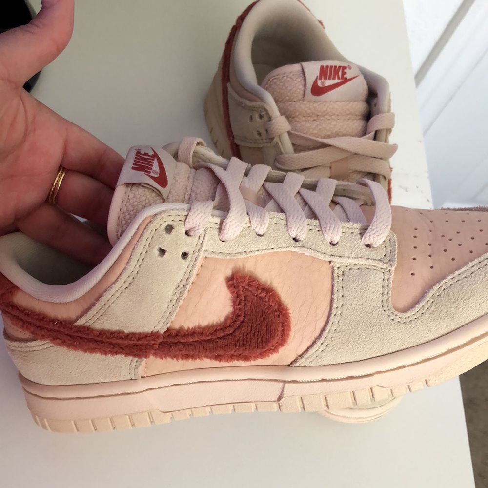 NIKE WOMEN’S DUNK LOW TERRY SWOOSH - Picture 3 of 6